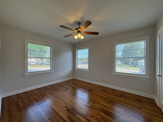 Bedroom 1 - 401 E 6th St