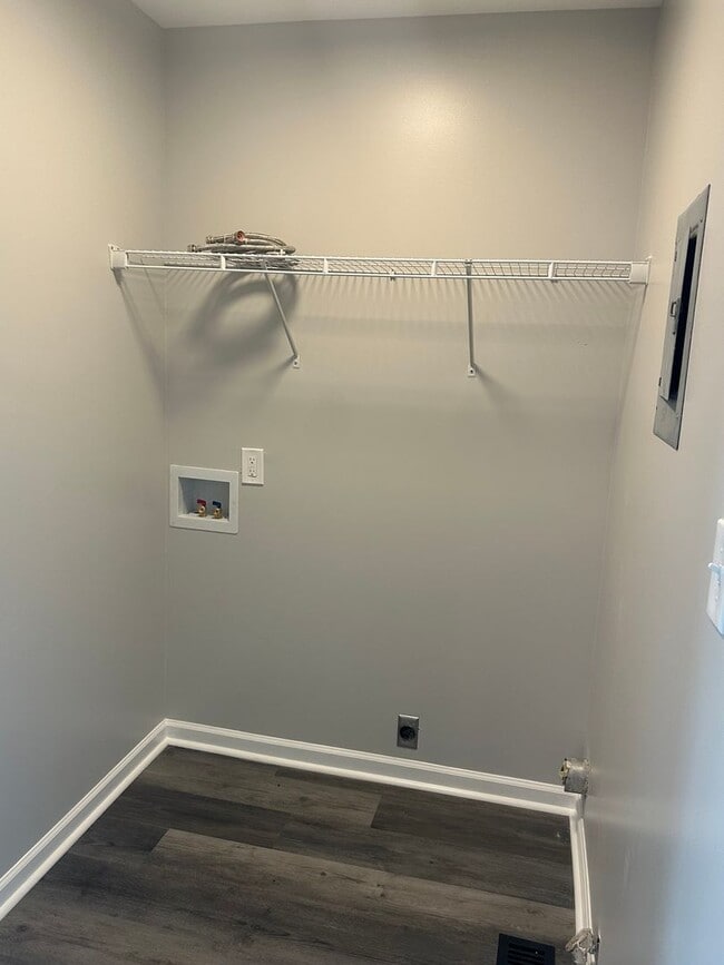 Building Photo - Fully Renovated House, Everything is New! ...