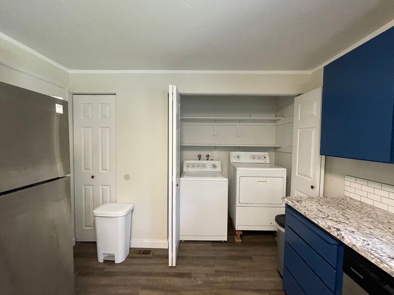 Building Photo - 500 W Horizon Ct