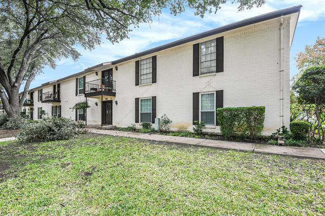 Building Photo - 4008 Ridglea Country Club Dr