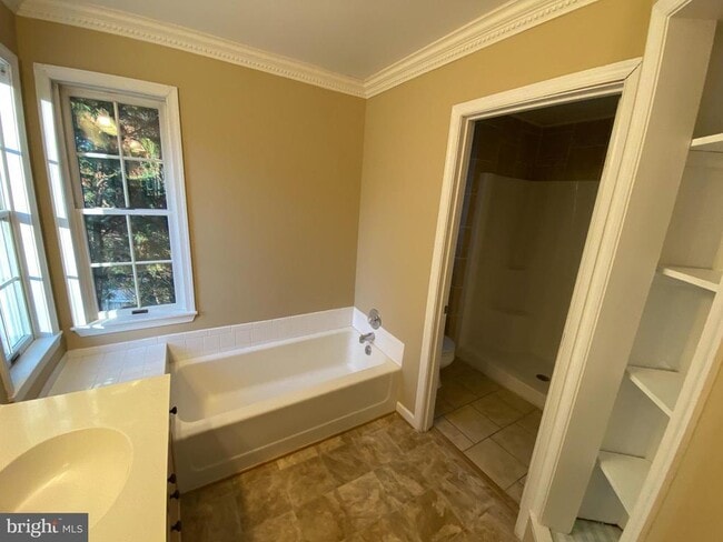 Building Photo - 47 Pikeview Dr