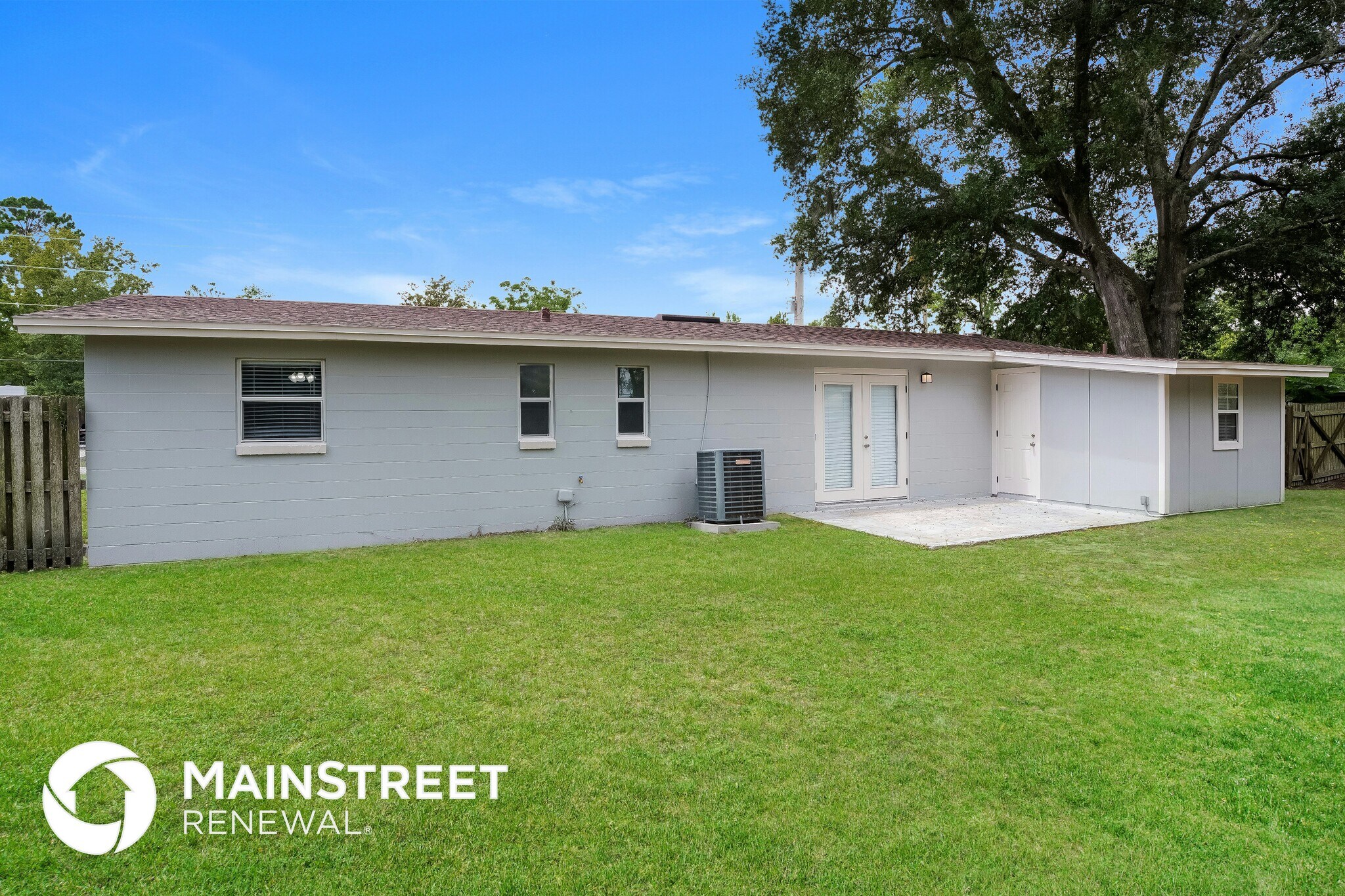 Building Photo - 583 Madeira Dr