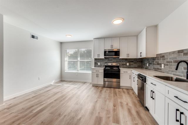 Building Photo - 5917 Gaston Ave