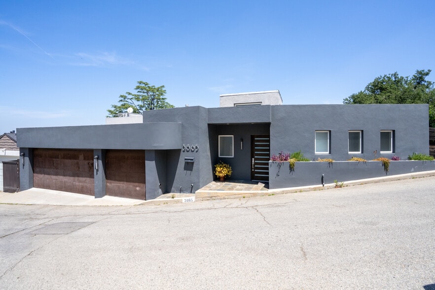 Primary Photo - 3865 Buena Park Dr