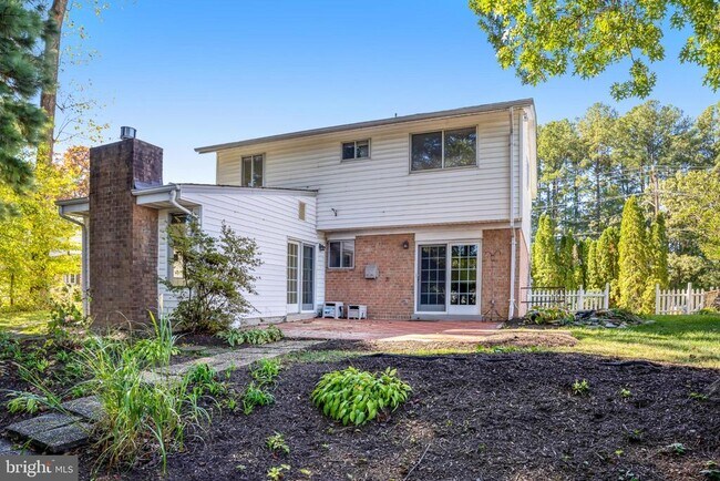 Building Photo - 5609 Rolling Rd