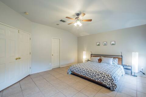 Building Photo - 16201 Mones Ln