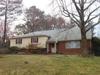 Building Photo - 10201 Garfield Rd