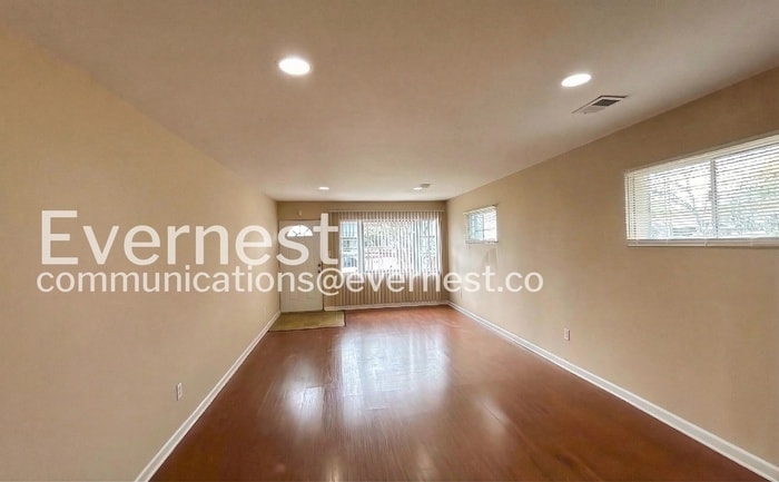 Building Photo - 1525 Kirby Ave