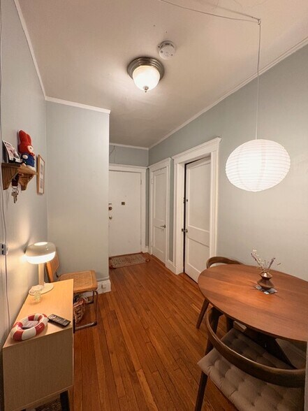 Building Photo - 51 Park Dr