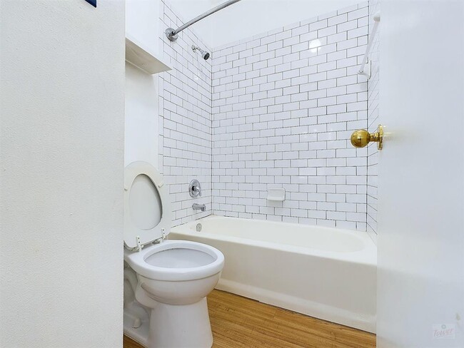 Building Photo - 2210 Pearl St