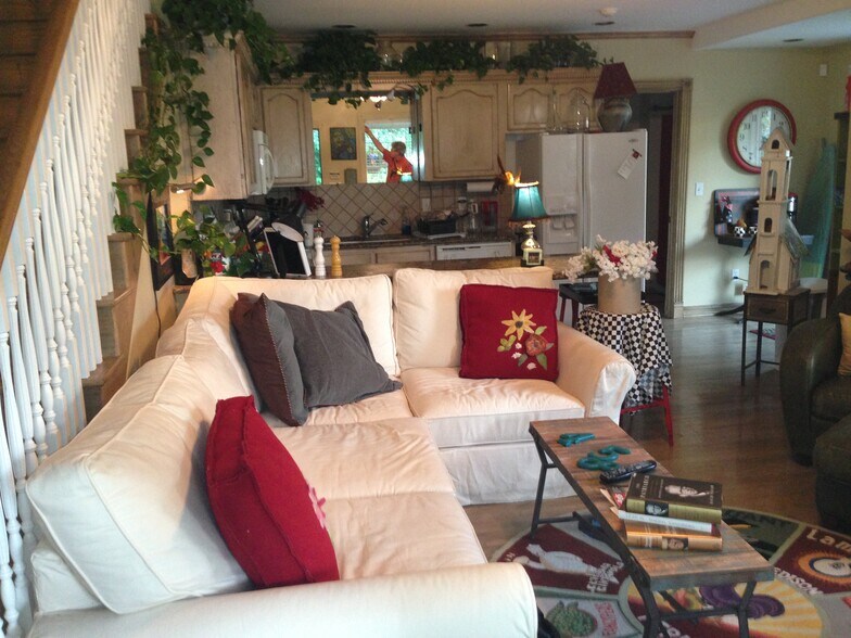 Building Photo - 1431 S Elwood Ave