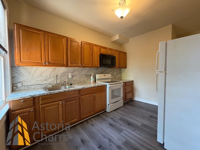 Building Photo - Move-In Ready 4-Bedroom Home with Updated ...