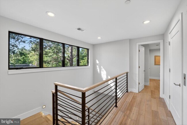 Building Photo - 5310 Dorsett Pl NW