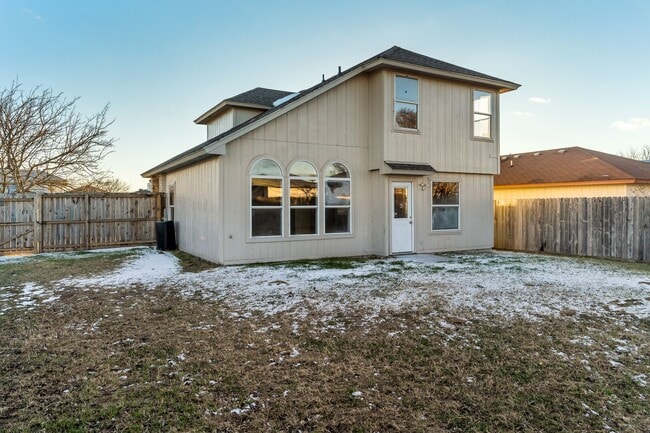 Building Photo - 2313 Garrett Dr