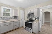 Building Photo - 10194 Imperial Dr