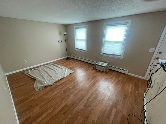 Building Photo - Single-Family Home in South Nashua