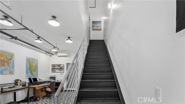 Building Photo - 728 N Santiago St