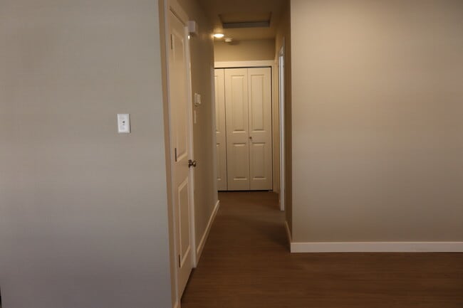 Building Photo - 1322 Seals St