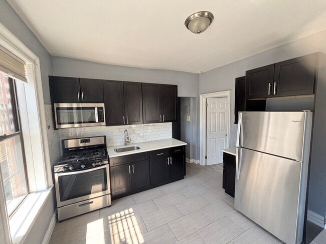 Building Photo - 141 Duncan Ave