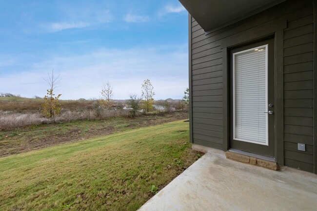 Building Photo - 1015 Vista View Dr