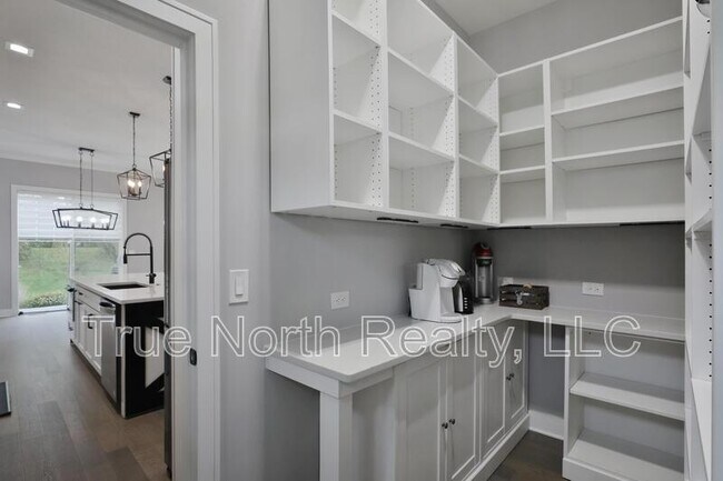 Building Photo - 2246 Koester Trce