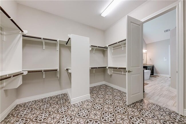 Building Photo - 705 Campino Dr