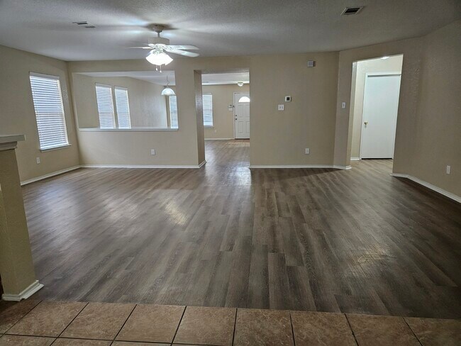 Building Photo - 8013 Sartain Dr