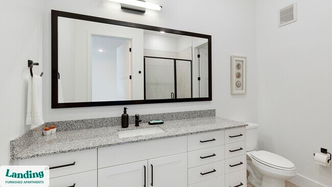 Building Photo - 650 E Sycamore St