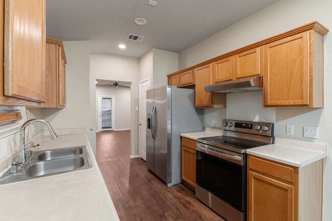 Building Photo - Charming Home in Presidential Meadows