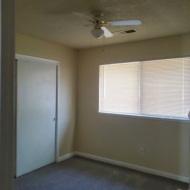 Building Photo - 917 Panama Dr