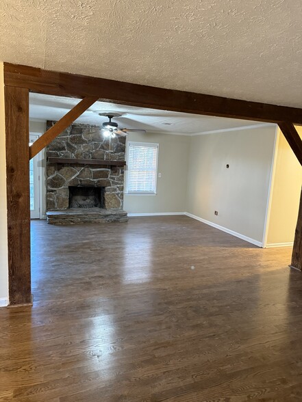 Building Photo - 4624 BURNS RD NW