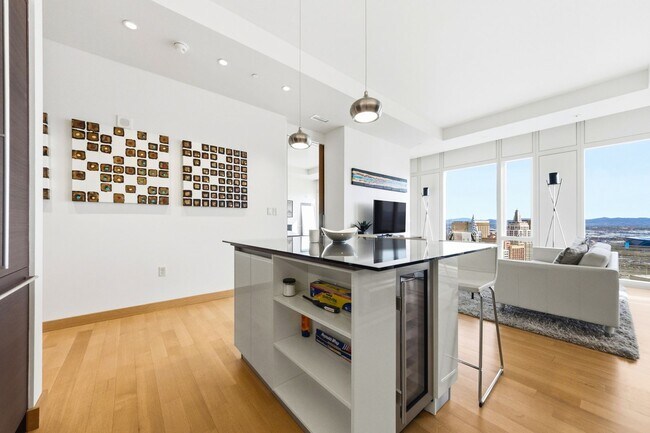 Building Photo - Waldorf Astoria 4001-Strip/City/Mtn Views from this Stunning FULLY FURNISHED 1Bd/1.5Ba Residence