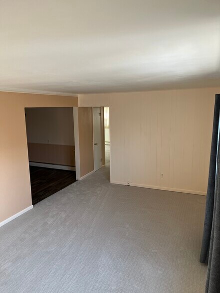 Building Photo - 17060 E 11 Mile Rd