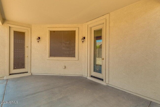 Building Photo - 16528 W Sherman St