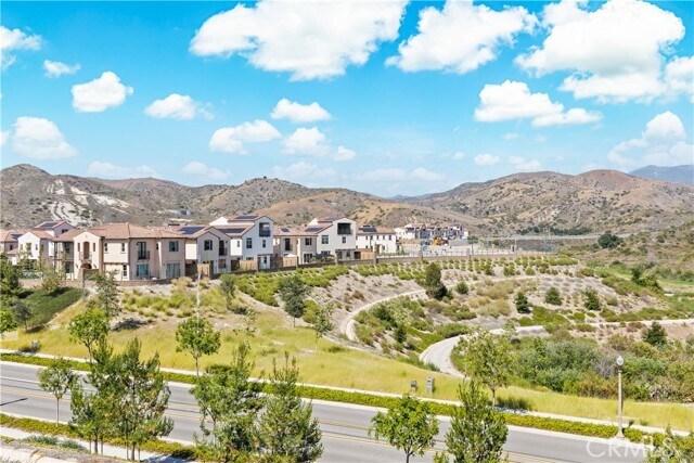Building Photo - 130 Mossvine