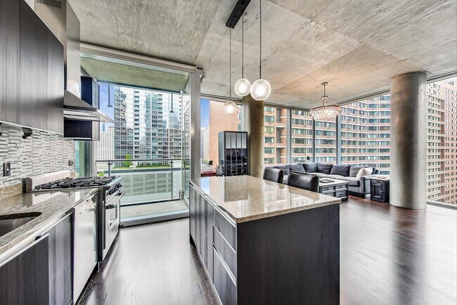 Building Photo - 600 N Fairbanks Ct