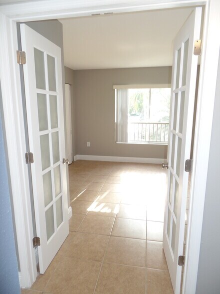 Building Photo - 2405 NW 33rd St