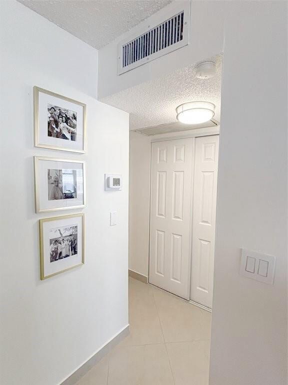 Building Photo - 3140 S Ocean Dr