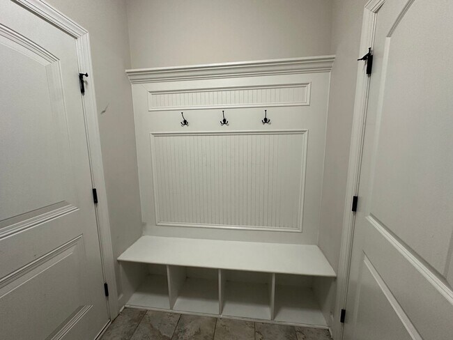 Building Photo - 4BED / 2.5BATH BEAUTIFUL HOME IN ANDERSON ...