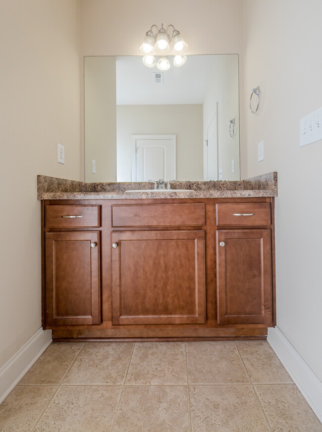 Building Photo - 948 Erika Ln