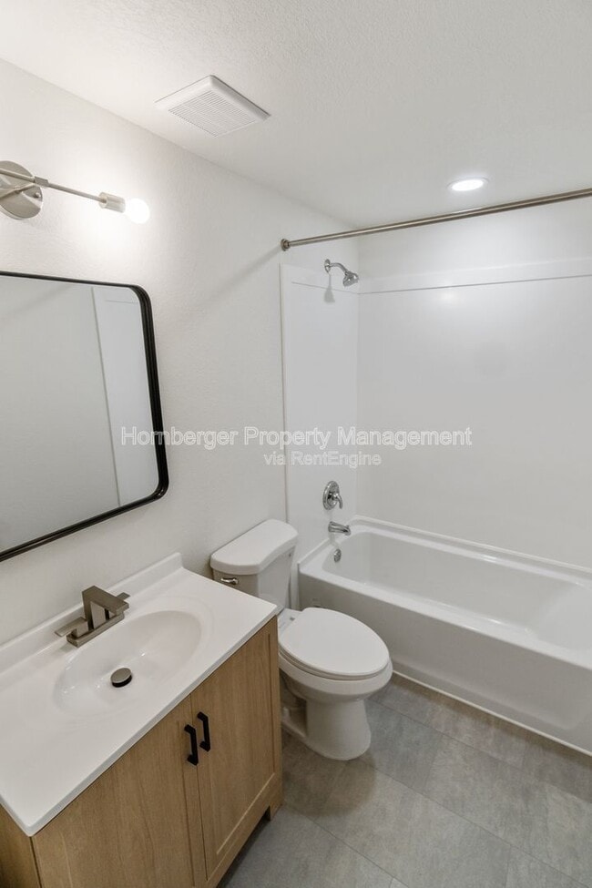 Building Photo - 8715 N Kelly Ct