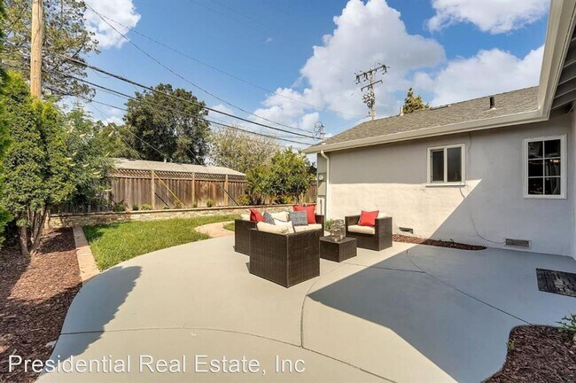 Building Photo - 4 br, 2 bath House - 1301 Poe Lane