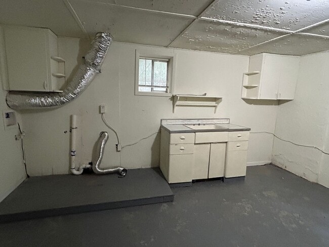 Building Photo - Brick Ranch on Unfinished Basement