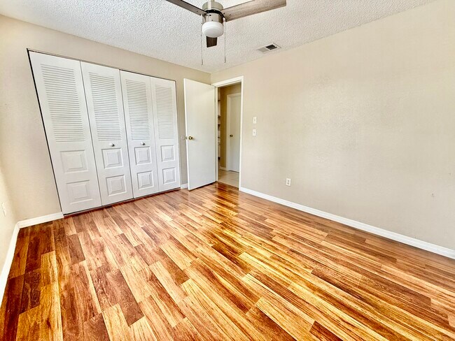 Building Photo - 123 Loblolly Ct