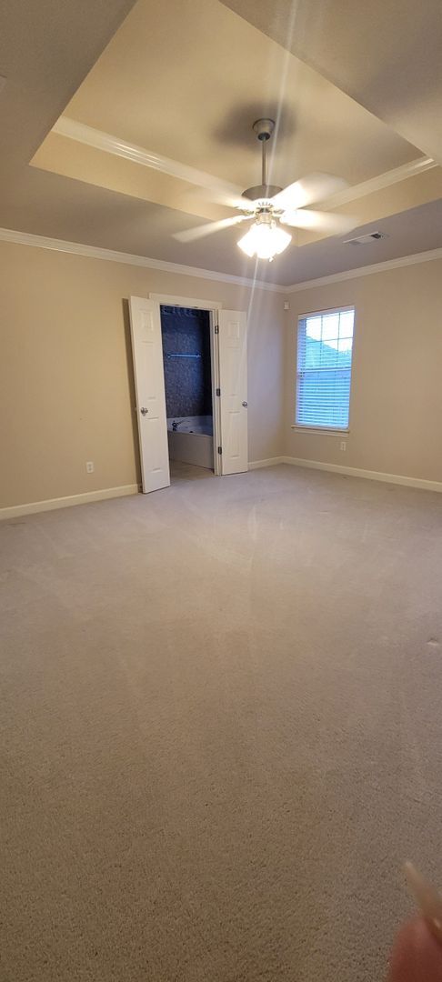 Building Photo - 1 Level Union School 3/2/2 w/ office and bonus room.