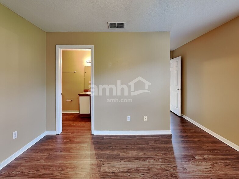 Building Photo - 15601 Sarcee Ct