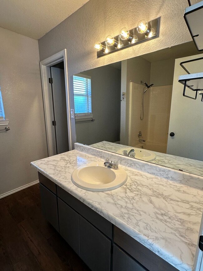 Building Photo - Updated Home in Great, Killeen Location