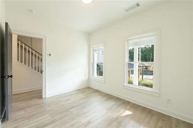 Building Photo - 3272 Stillwood Dr