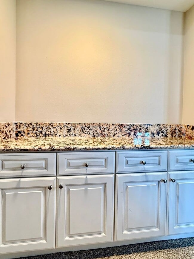 Building Photo - 13534 Longfellow Ln