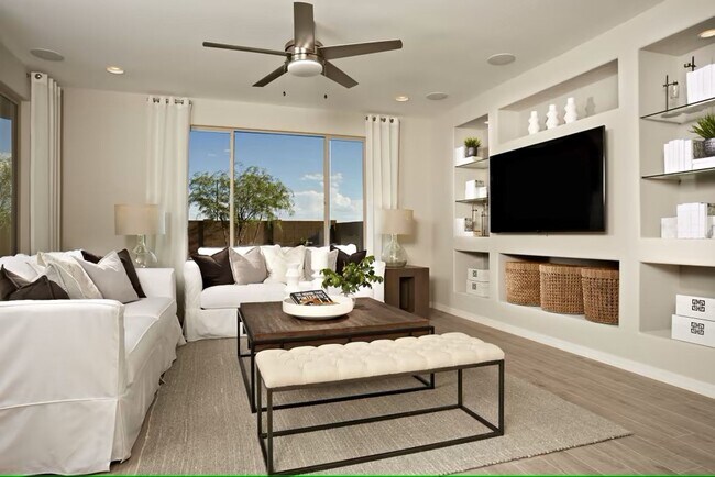 Building Photo - 3 Bed + Den + Loft near Cardinals Football...